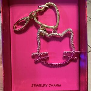 💜🌼 BETSEY JOHNSON Glitter Keychain Charm - Stylish Accessory for Purses.